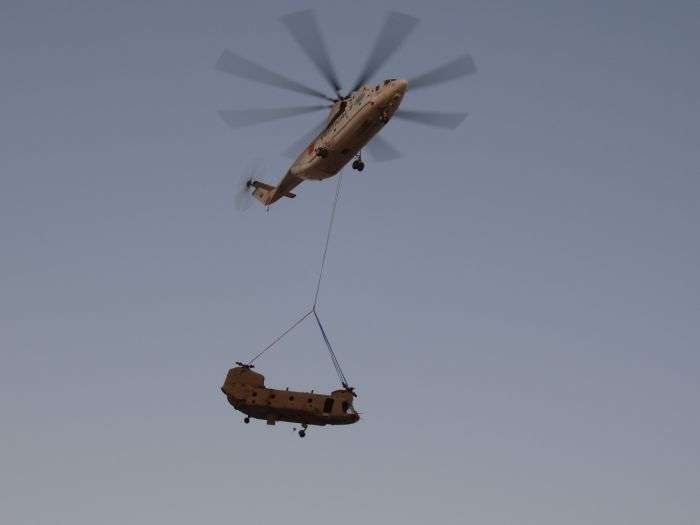 Як збирають вертольоти (18 фото)