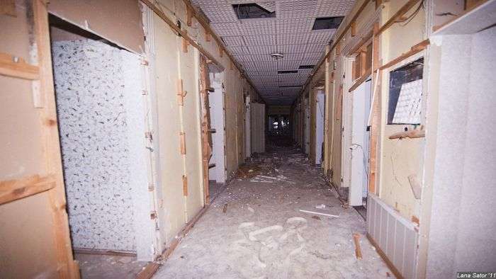 Покинутий готель в Києві (40 фото)