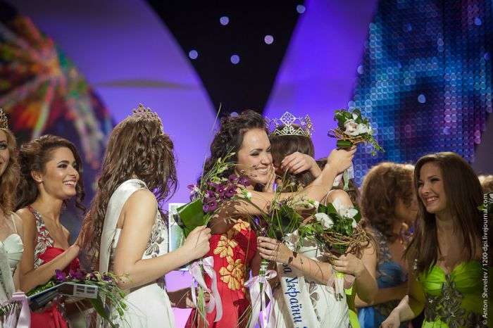 Гранд-фінал конкурсу Королева України 2012 (75 фото)