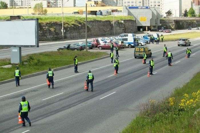 Поліцейська акція в Талліні (12 фото)