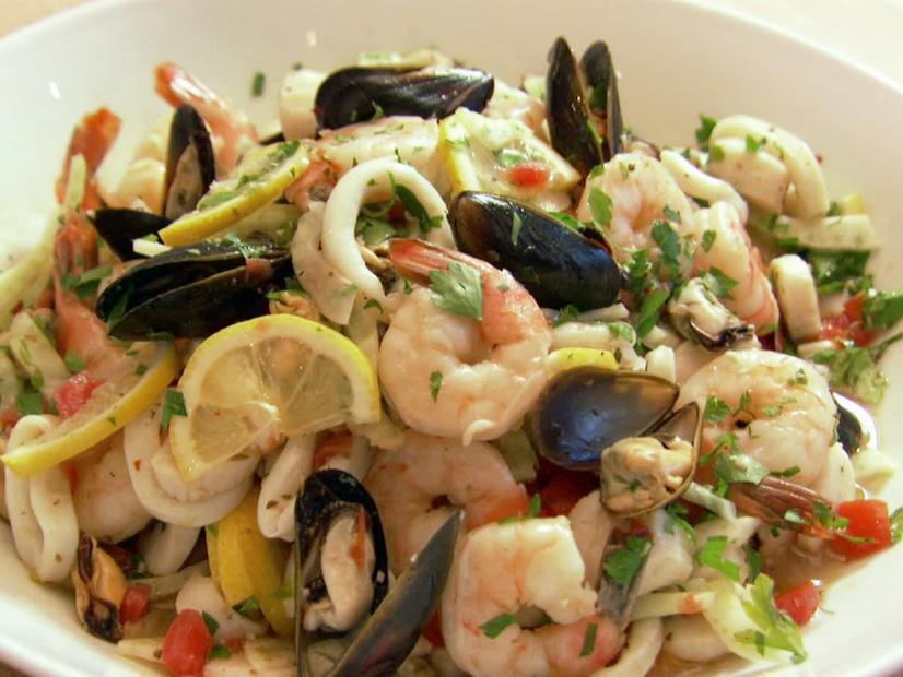 Салат из кальмаров, крабовых палочек и креветок: рецепты приготовления Кулинария