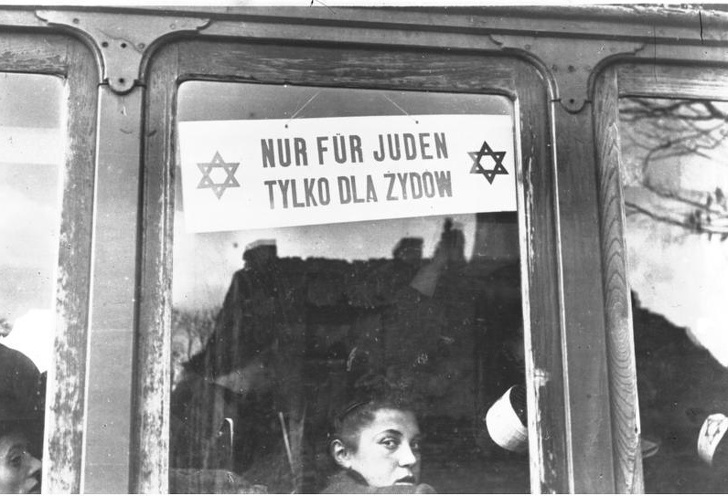 История обычной девушки, которая спасла от смерти 2 500 детей из еврейского гетто Интересное