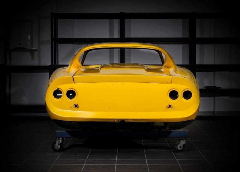 Ferrari Dino 1972 года: 60 коробок запчастей на продажу   Интересное