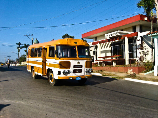 Какие советские автобусы можно встретить сейчас на Кубе? АВТОМОБИЛИ СССР