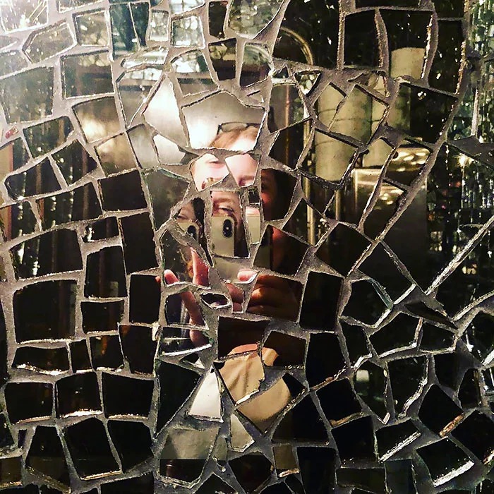25 зеркал, которые подшутили над людьми 