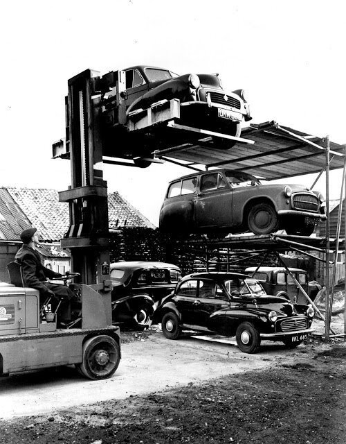 Вертикальные автомобильные парковки из прошлого 