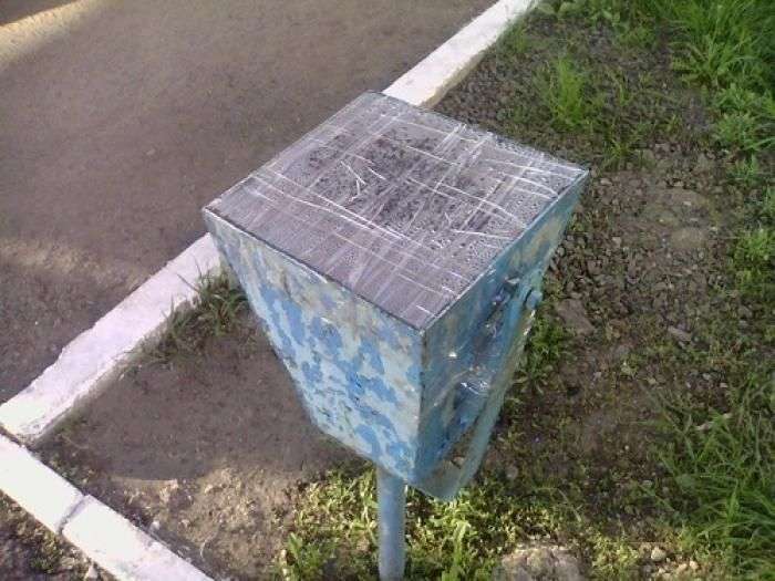 Антитерористичні урни на Україні (3 фото)