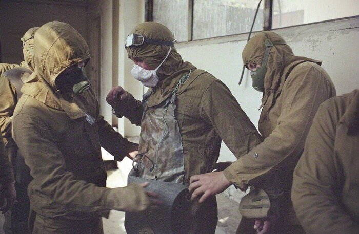 Героев нужно помнить и при жизни, для геройского поступка финишная смерть не обязательна   Интересное
