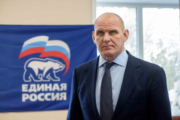 Борис Григорьев. Депутат Карелин гонит народ с шеи государства: там все места заняты россия