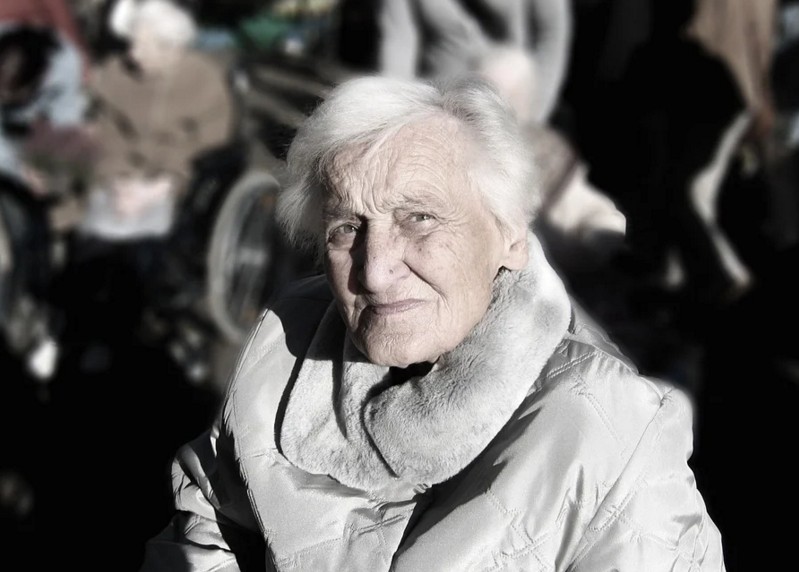 Кира Ивановна не могла представить, что имея троих детей встретить день рождения в доме для престарелых не всё так грустно
