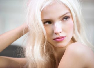 Як модель з Магадана Саша Лусс стала зіркою фільмів Люка Бессона