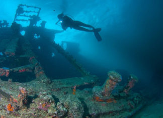 Підводне кладовище старих танків