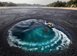«Чорне поле»: навіщо влада Лос-Анджелеса висипали 96 млн куль у водосховищі