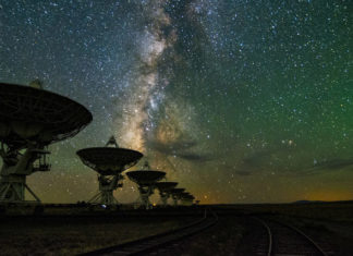 Великі чорні діри можуть перебувати на периферії невеликих галактик