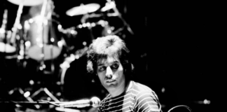 «Ми дуже цінна група; ми порушуємо кілька правил, … дружок». Фредді Меркюрі, 1977