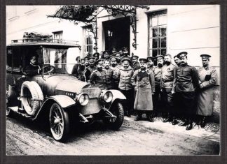 Картки з фронту: автомобілі на фотографіях Першої світової