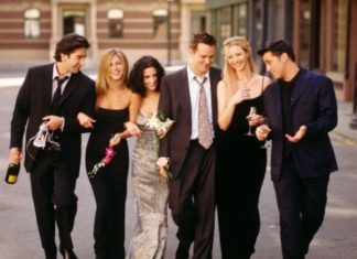 Кортні Кокс опублікувала фото з акторами серіалу Друзі до того, як вони стали знаменитими