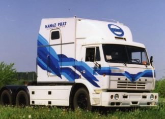 Прототип КамАЗа 1995 року зі спальною кабіною як у американських вантажівок