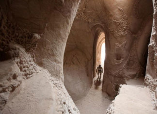 Можна позбутися дару мови, побачивши, що поодинці зробив цей старий