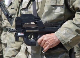 Пістолет-кулемет Джона Л. Хілла і незвичайний Р90