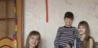 «До 25 років я в поодинці усиновила трьох дітей»