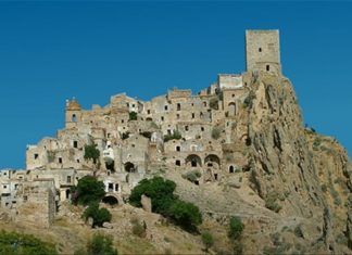 Покинуті міста-примари в різних країнах