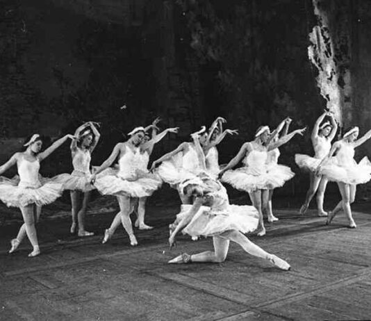 Життя на сцені: 9 архівних знімків артистів балету срср