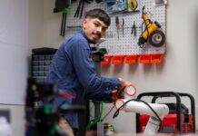 Робота на фермі стала простішою: інженер розробив автоматизованого помічника