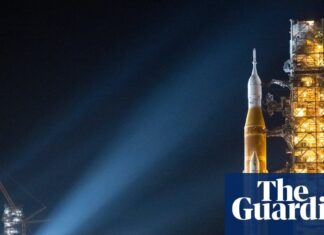 NASA відновлює транспортування ракети на стартовий майданчик, старт заплановано на 1 квітня