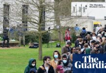 Спалах Менінгіту в Кенті Викликає Ажіотажний Попит на Вакцини на Фоні Дефіциту