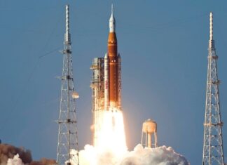 Artemis II: Повернення Людства на Навколомісячну Орбіту Після 53 Років