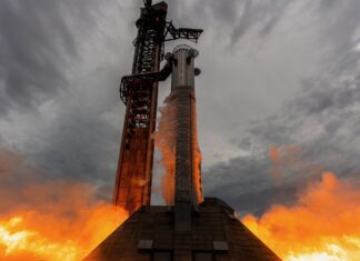 Starship знову готовий до запуску. Політ 13 близько
