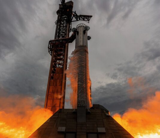 Starship знову готовий до запуску. Політ 13 близько