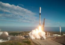 SpaceX успішно вивела 24 супутника Starlink після скасування запуску в останній момент