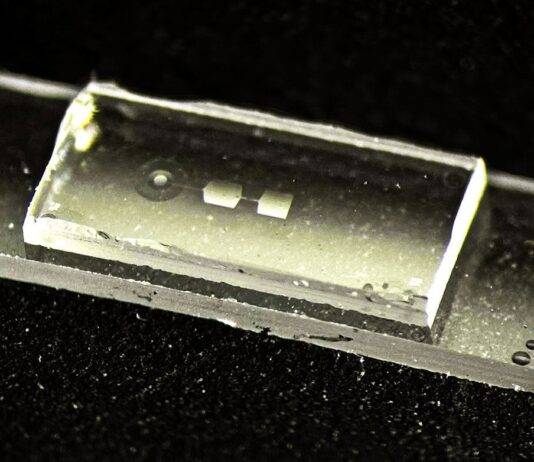 Mechanischer Speicher für Quantencomputer: Der Durchbruch bei Gitarrensaiten