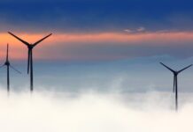 Перегони за переробкою лопатей вітряних турбін до 2050 року